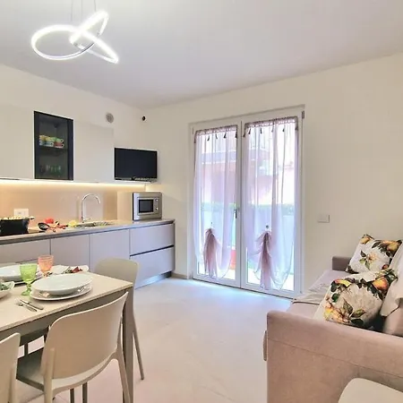 Soleil Pool Daire Bardolino